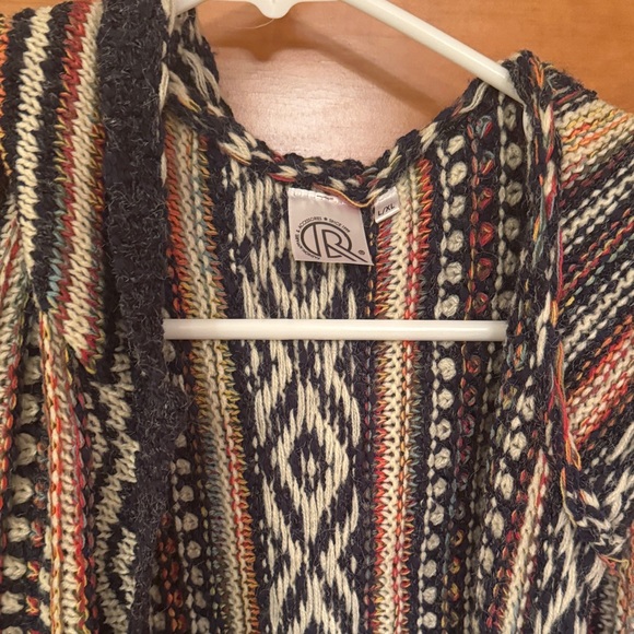 Multicolor Patterned Women's Sweater - Picture 2 of 3